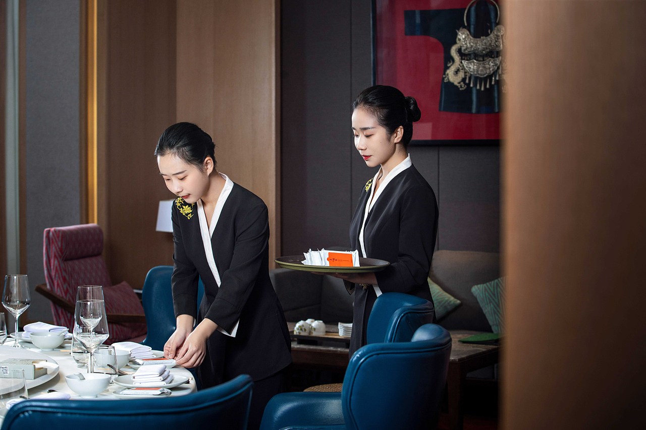 光影中的品牌美学 天然台1908餐饮服务摄影与企业形象策划